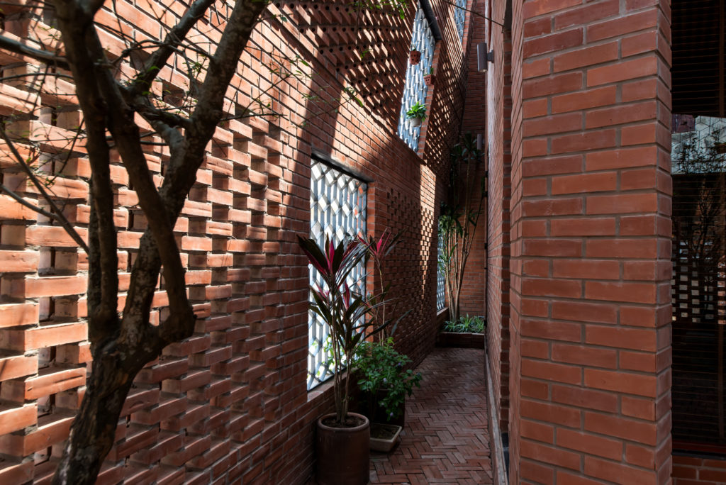 H P Architects Designs A House In Hanoi With Bricks And Vernacular Construction Methods De51gn