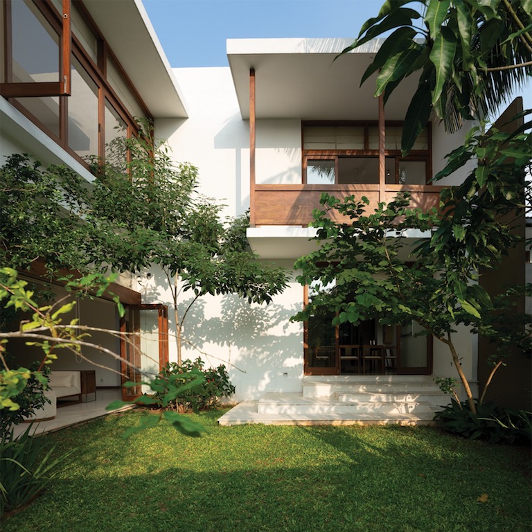 Lalith Gunadasa Architects reimagines vernacular Sri Lankan courtyard ...